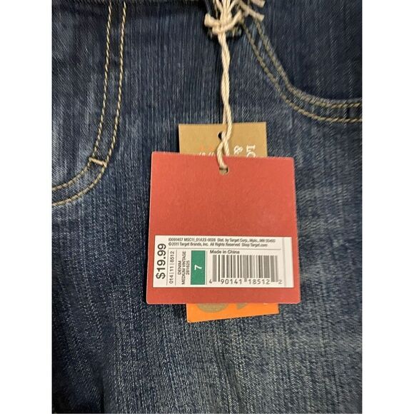 Mossimo Supply Co Medium Wash Denim Bermuda Shorts Size 7 NWT - Picture 3 of 5